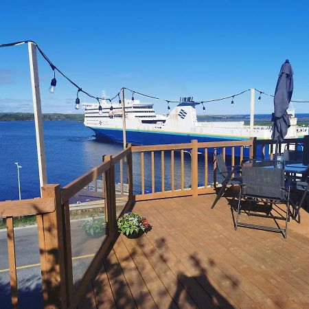 Starboard Side Guest Houseチャンネル・ポルトー・バスク エクステリア 写真